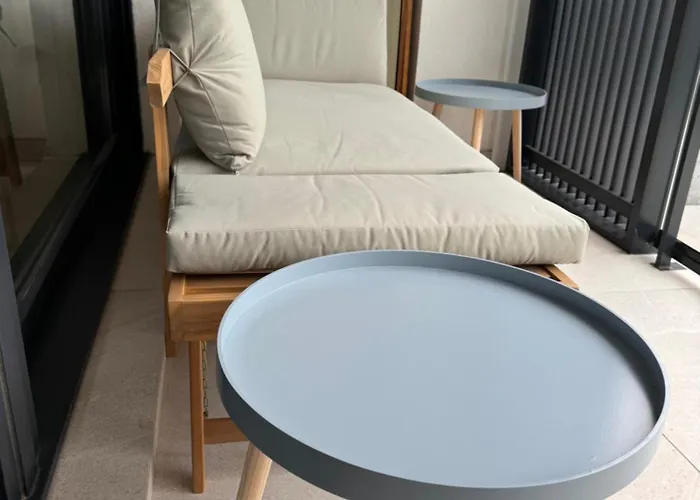 Lägenhet Con Jardin Long