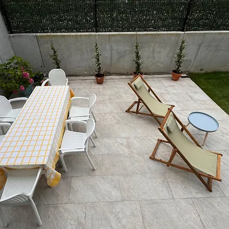 Con Jardin Long Appartement